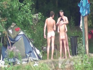 私はチンコを吸うのが好きなので、私はあな ...