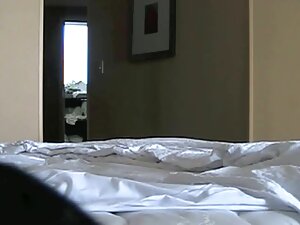 ジューシーなレズビアンビッグベッドとベッ ...