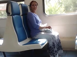 彼は女の子に来て、彼女の妹と彼女を混ぜた ...