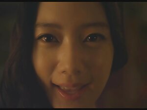 彼はお金のために眠ることを申し出、その女 ...