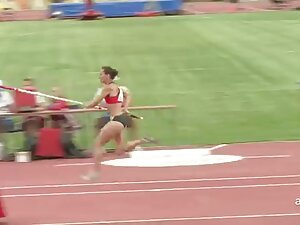 古いロシアの女の子は、若い男とのセックス ...