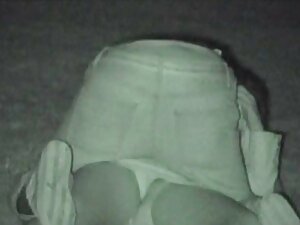 忙しいゴミはゲストを吸収し、彼を性交させ ...