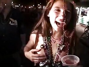 超面白い文字を持つロシアの女の子のための ...