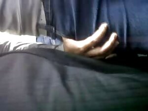 夫は妊娠中の女性をカメラで脱出する。 女 ...