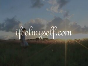 食欲をそそる若い看護師は、患者を誘惑しま ...