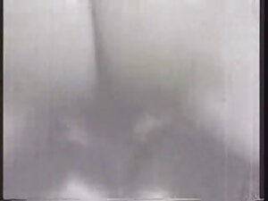 二つのブルネットはよく紳士に犯されていま ...