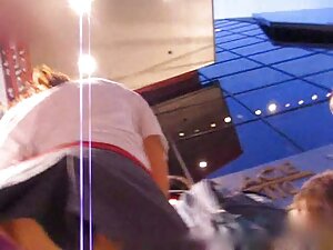 彼女のお尻を舐める成熟したお母さんを取得 ...