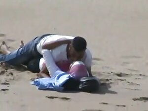 最初の年は公園で老人に犯されます。 女性 ...